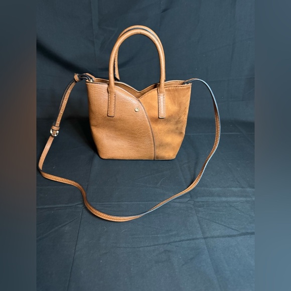 LC Lauren Conrad Handbags - Elegant Lauren Conrad tan Leather Handbag